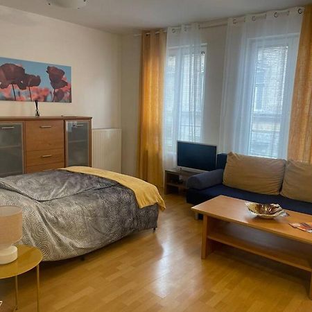 Central Studio Close To Andrassy Avenue For 4 Persons Budapest Luaran gambar